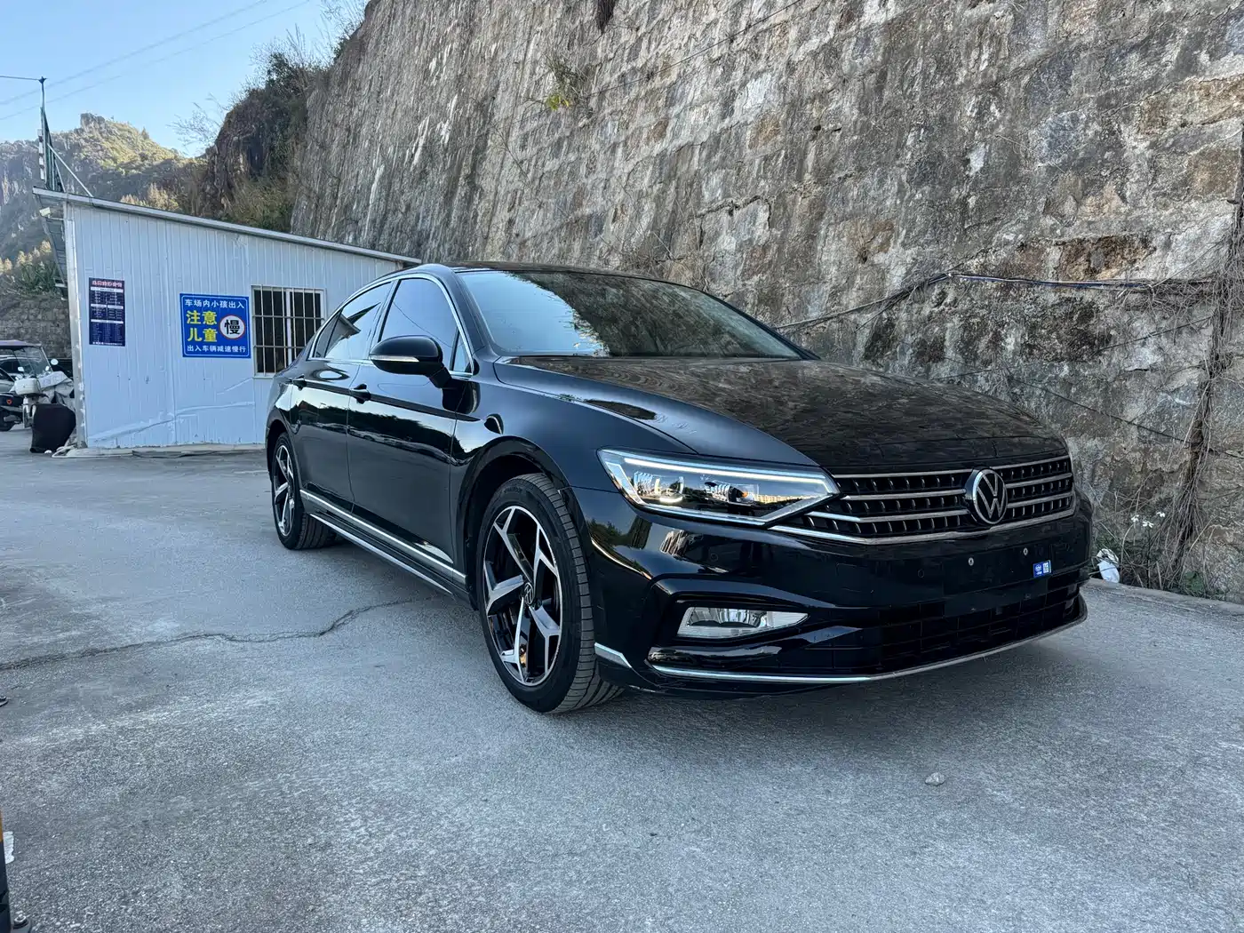 Volkswagen Magotan 2023 2 Million Units Anniversary Edition 330TSI DSG Leading Type фото 3
