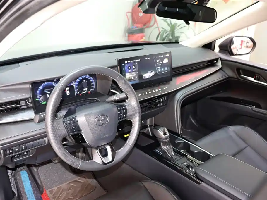 Toyota Camry 2024 Hybrid 2.0HG Premium Edition фото 9