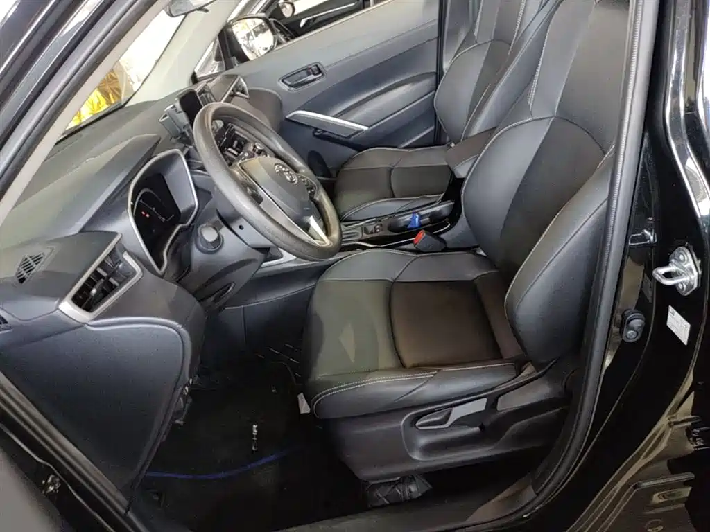 Toyota Frontlander 2024 2.0L CVT Leading Plus Edition фото 15