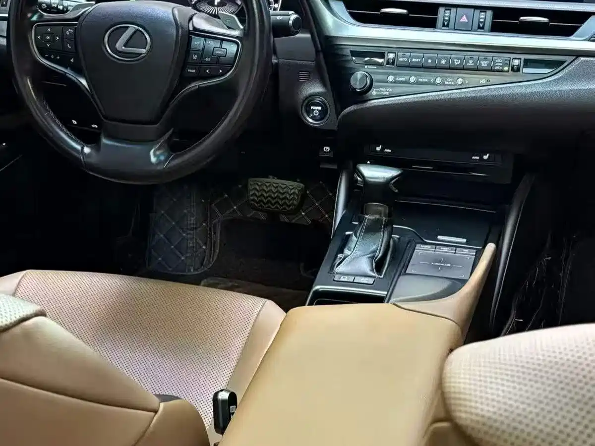 Lexus ES 2018 300h Excellence Edition China V фото 4