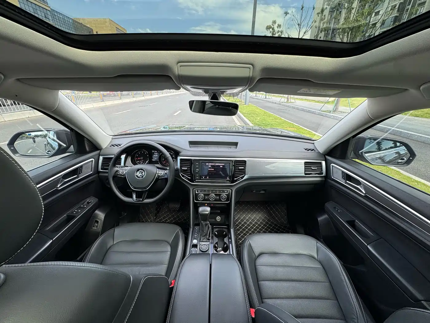Volkswagen Teramont 2019 380TSI 4WD Luxury Edition China VI фото 8