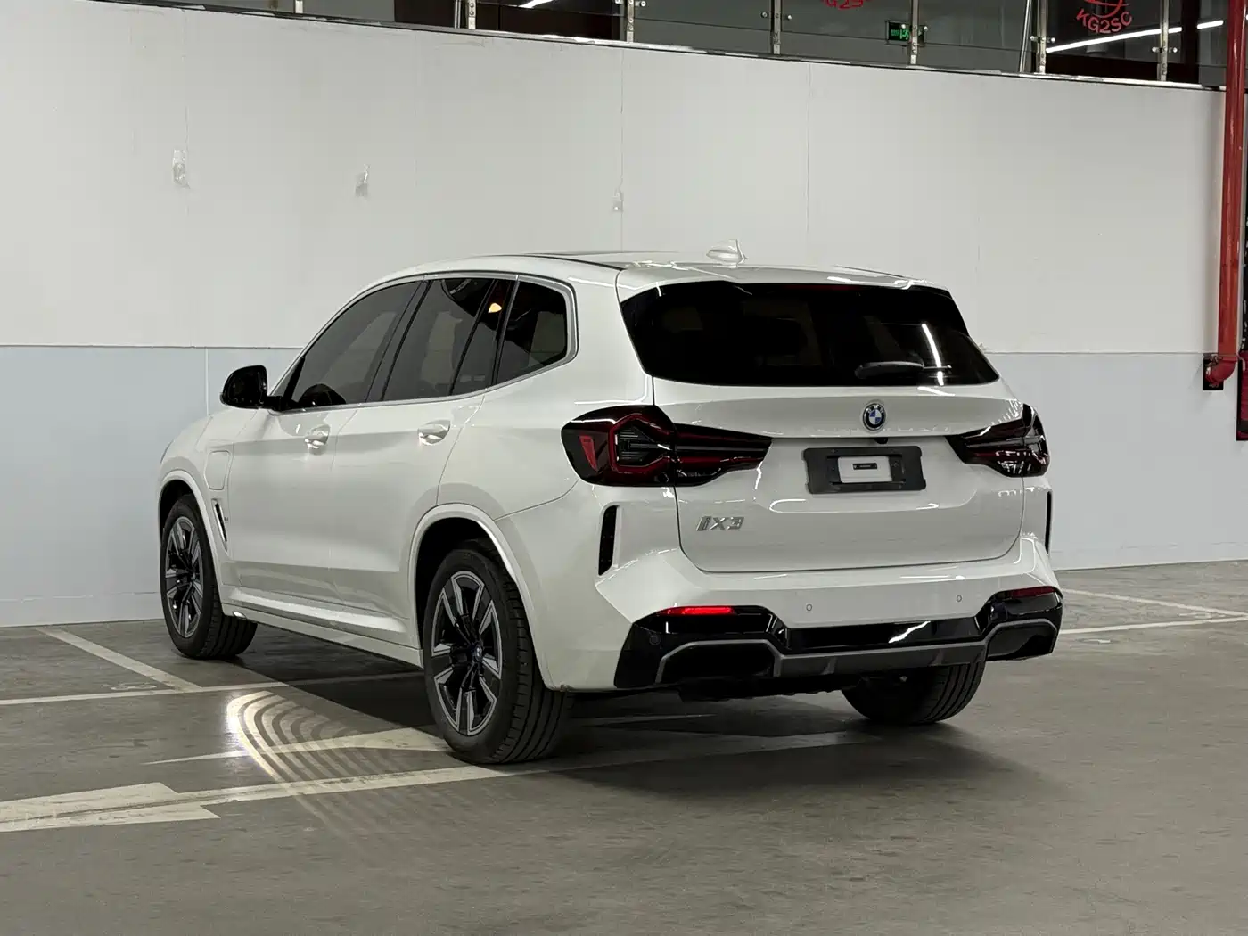 BMW iX3 2024 Leading Edition фото 19