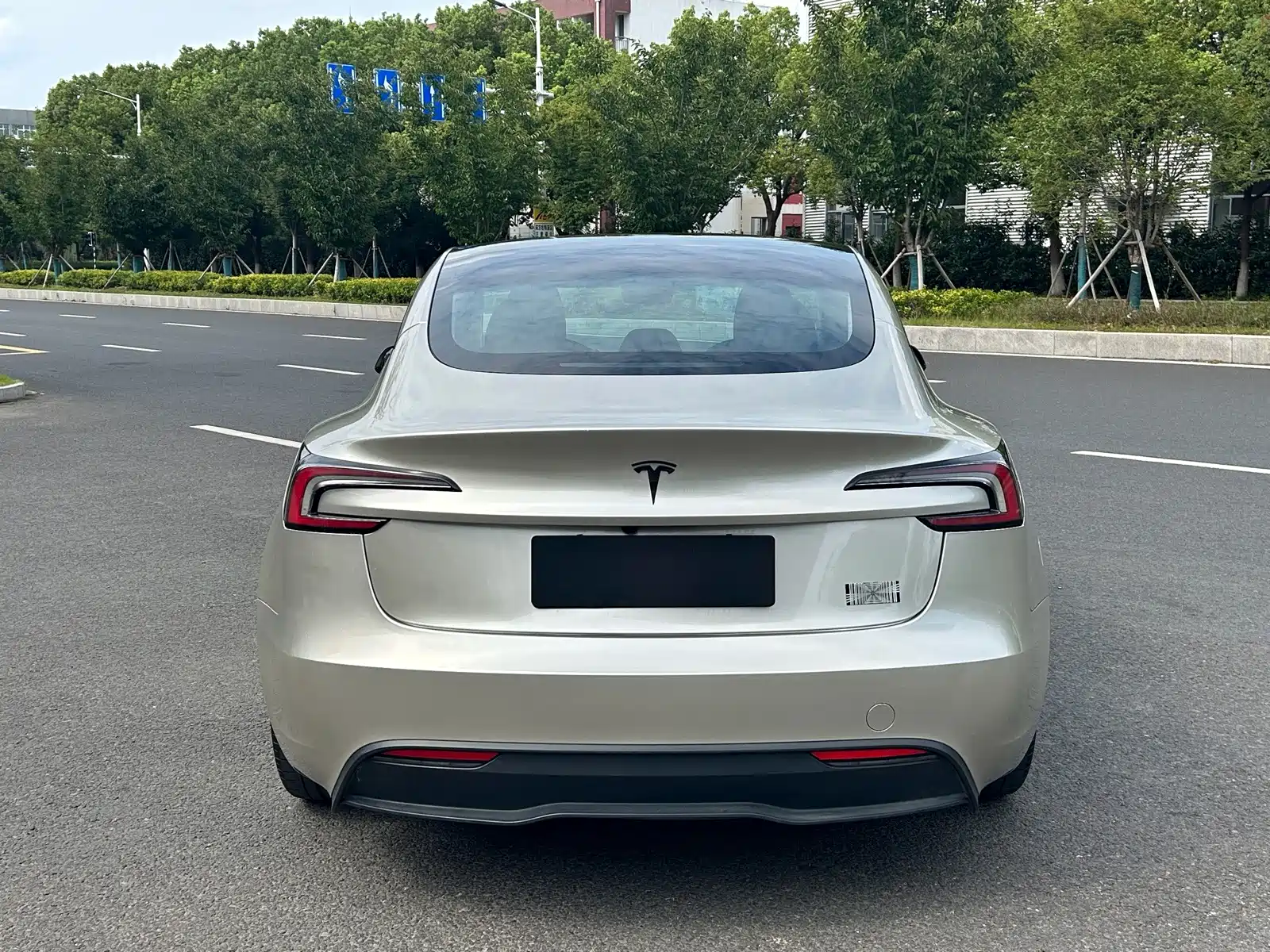 Фото 4 - Tesla Model 3