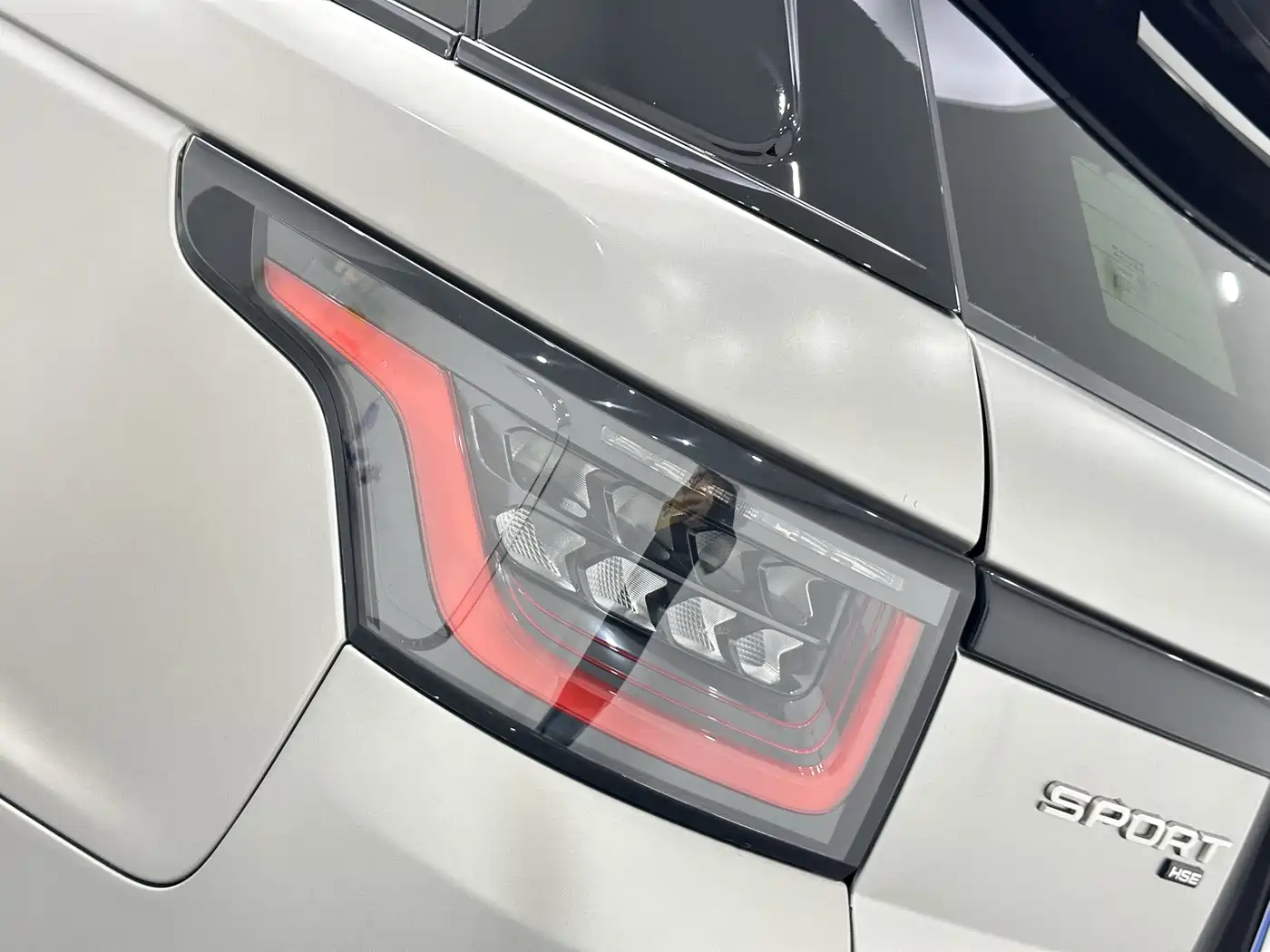 Land Rover Range Rover Sport 2020 3.0 L6 SE фото 17
