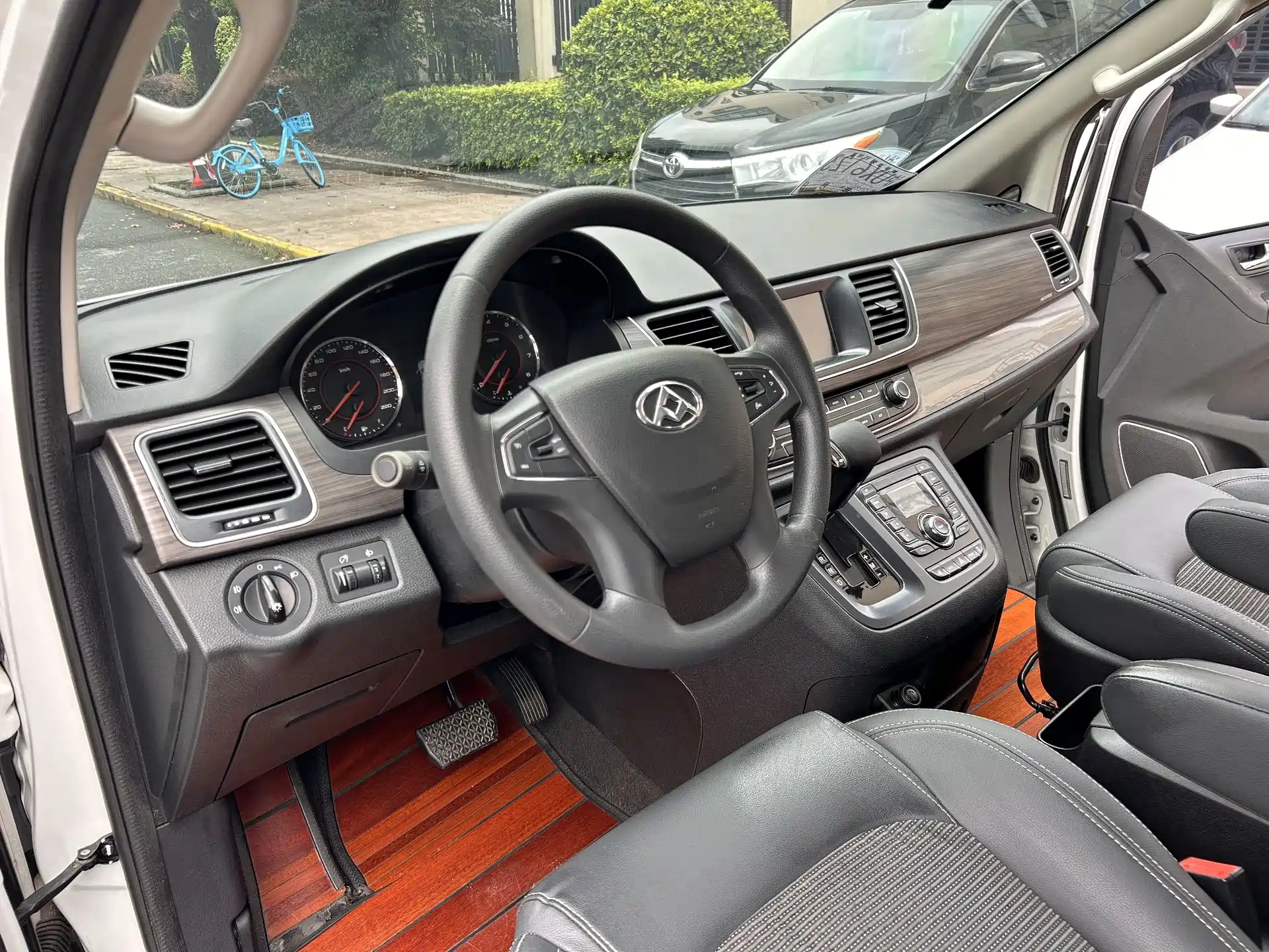 Фото 8 - Maxus G10