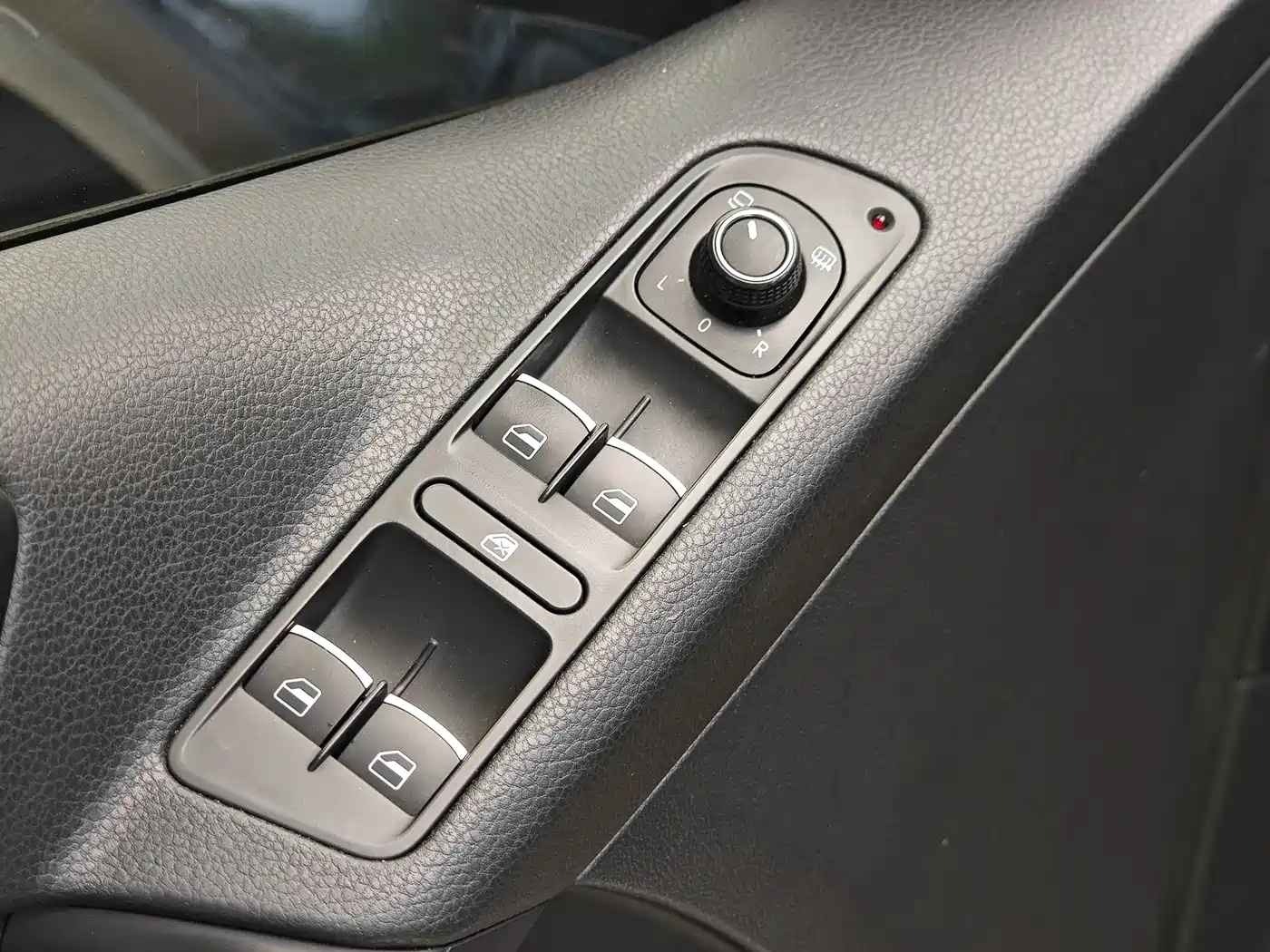 Volkswagen Tiguan 2015 1.8TSI Automatic 2WD Comfortline фото 10