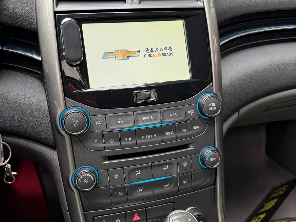 Chevrolet Malibu 2014 2.0L Automatic Luxury фото 11
