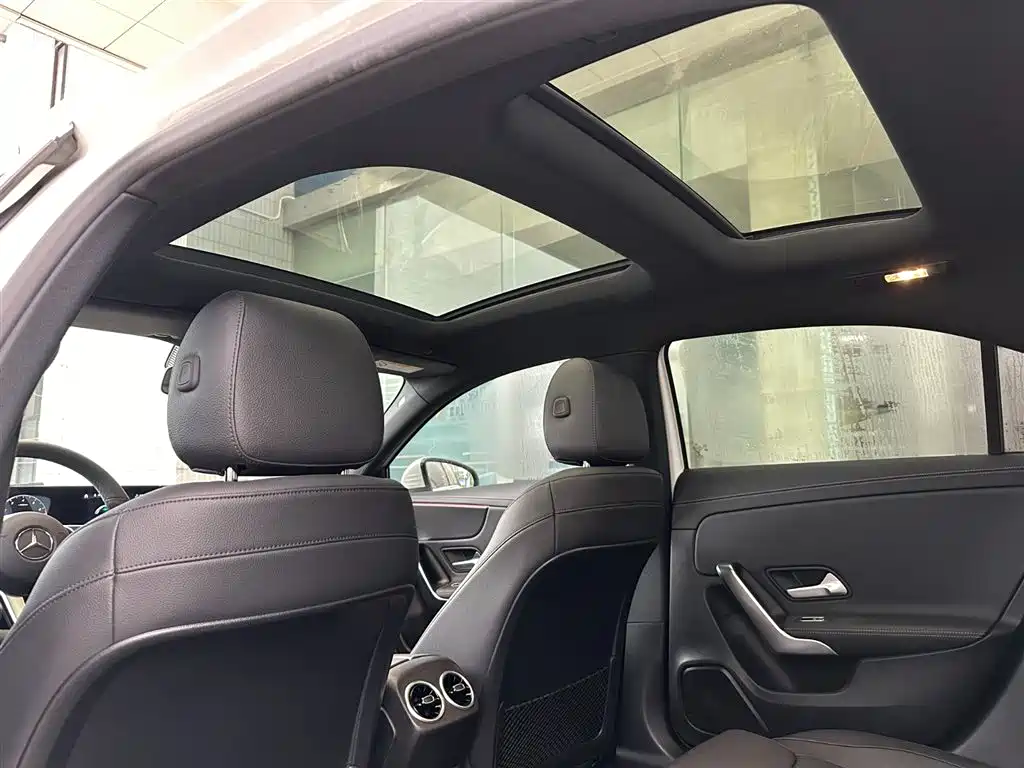 Mercedes-Benz A-Class 2021 A 200 L Sport Sedan Fashion Edition фото 26