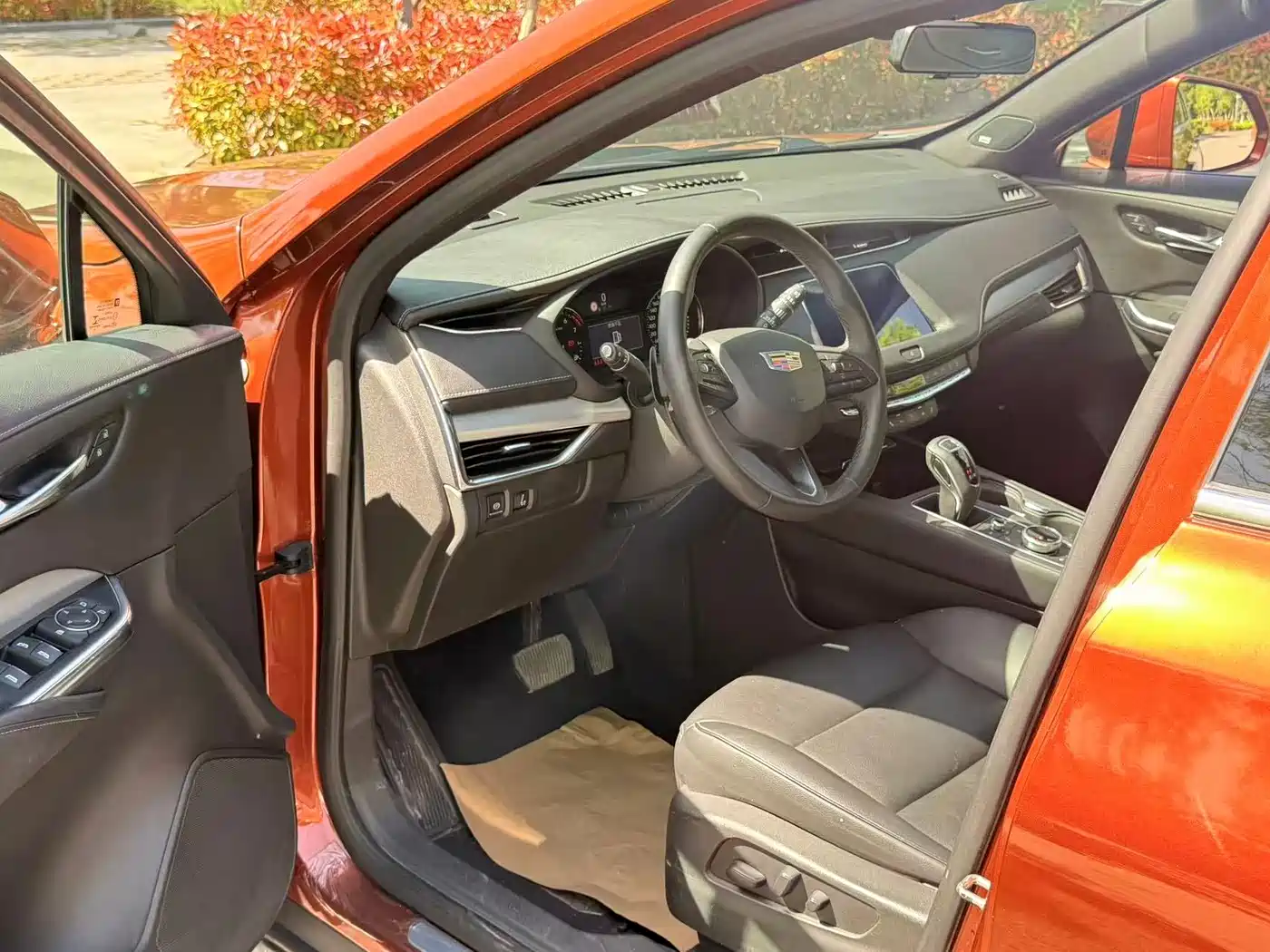 Cadillac XT4 2018 Model 28T 4WD Leading фото 23