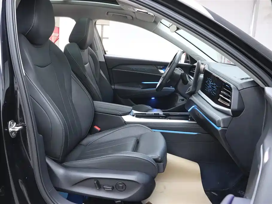Volkswagen Passat 2025 Pro 380TSI Dragon Glory Edition фото 20