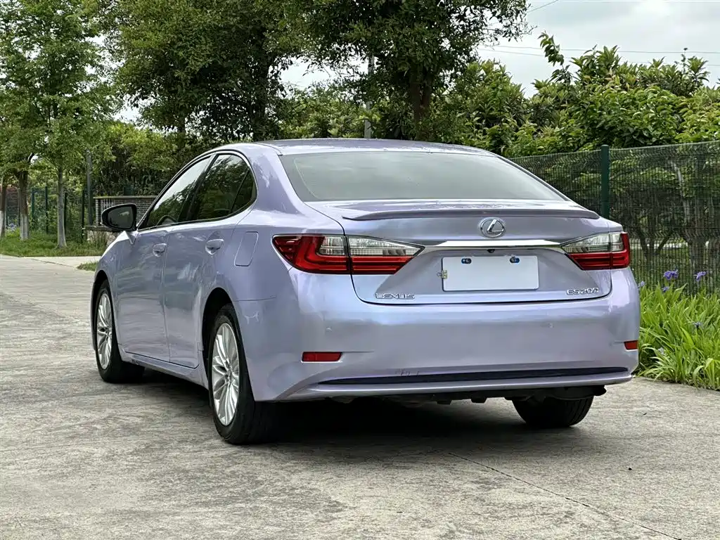 Lexus ES 2015 200 Elite Edition фото 6