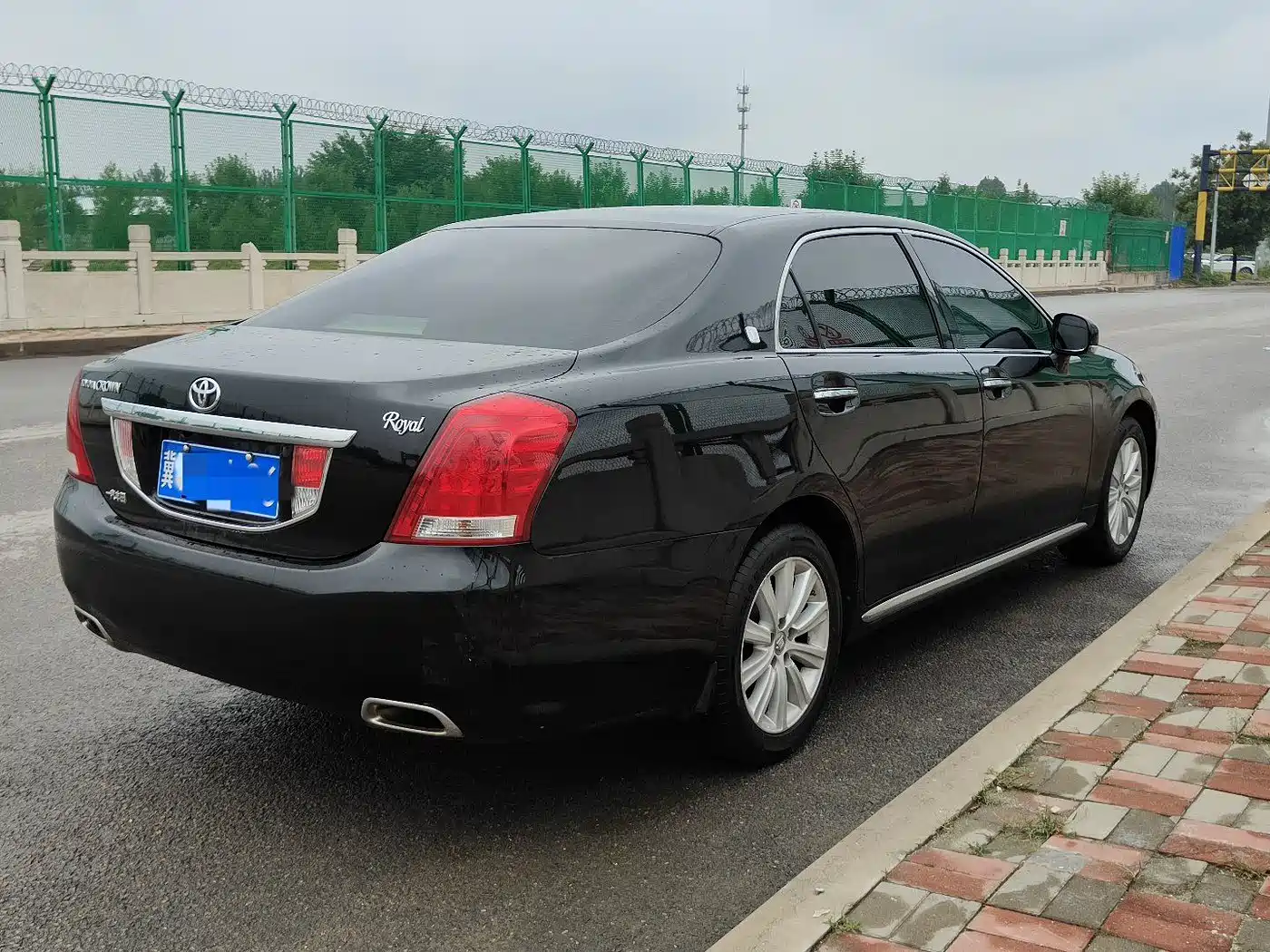 Toyota Crown 2011 2.5L Royal Leather Sunroof Special Edition фото 6