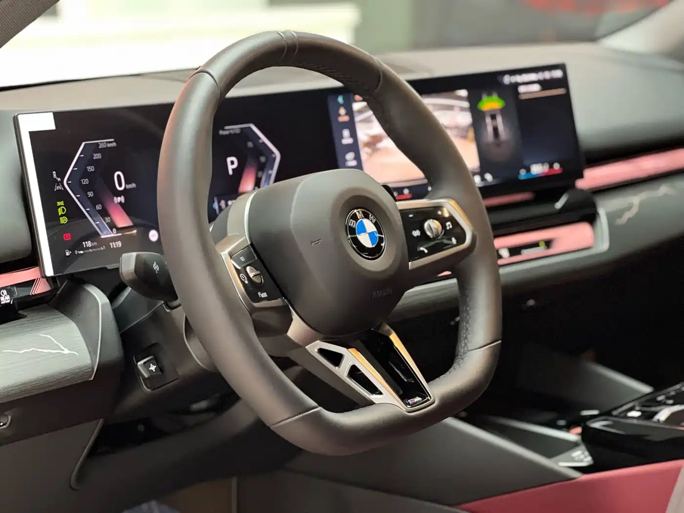 BMW 5 Series 2026 525Li M Sport Package фото 7