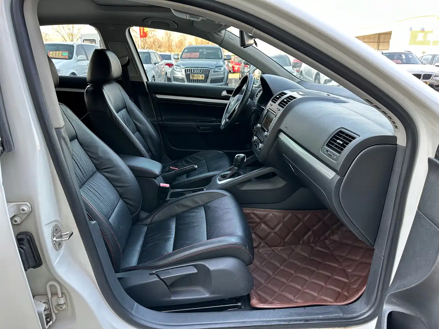 Volkswagen Sagitar 2011 1.8TSI Automatic Champion Edition фото 12