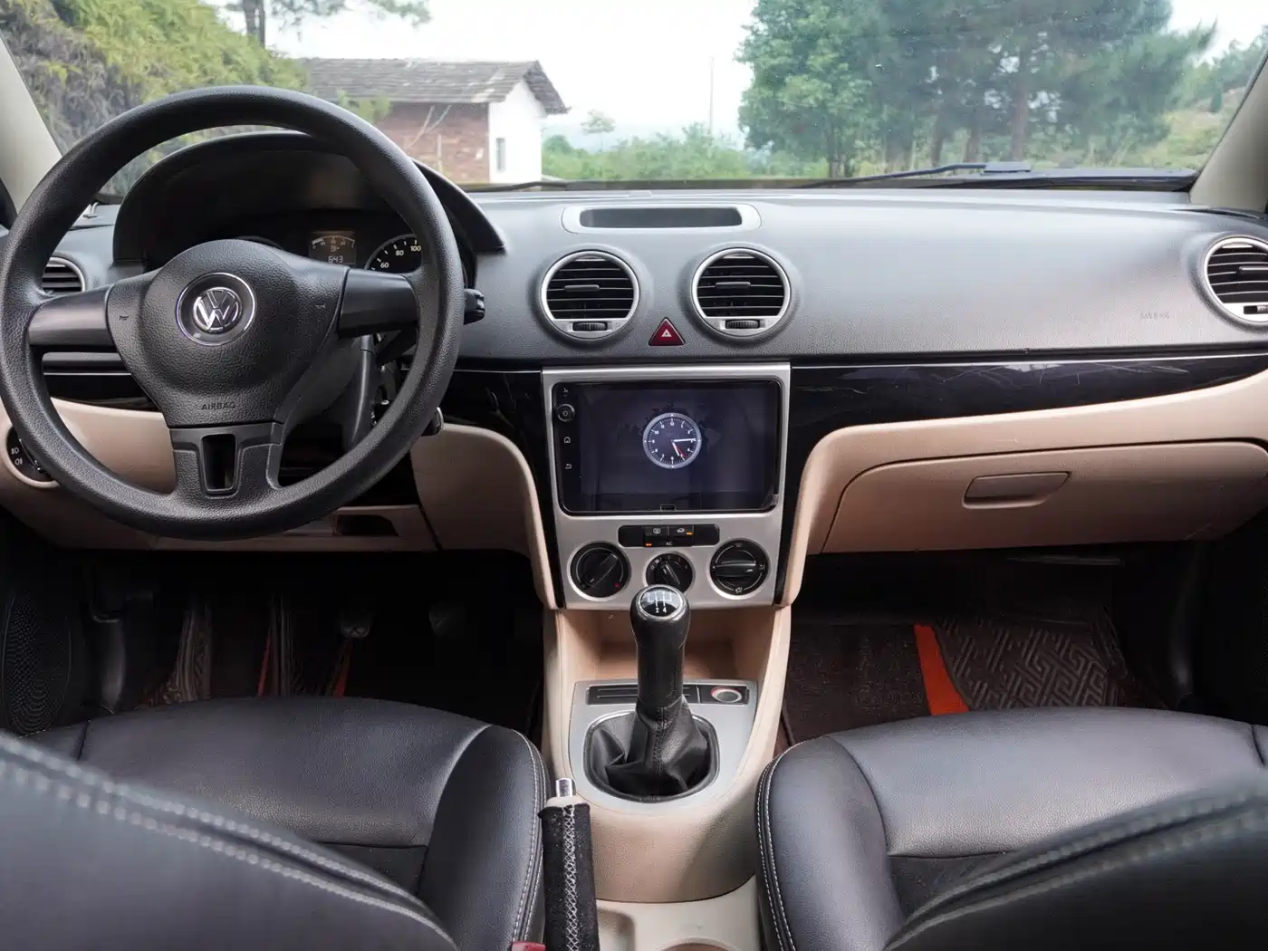 Volkswagen Lavida 2013 1.6L Manual Trend Edition фото 9
