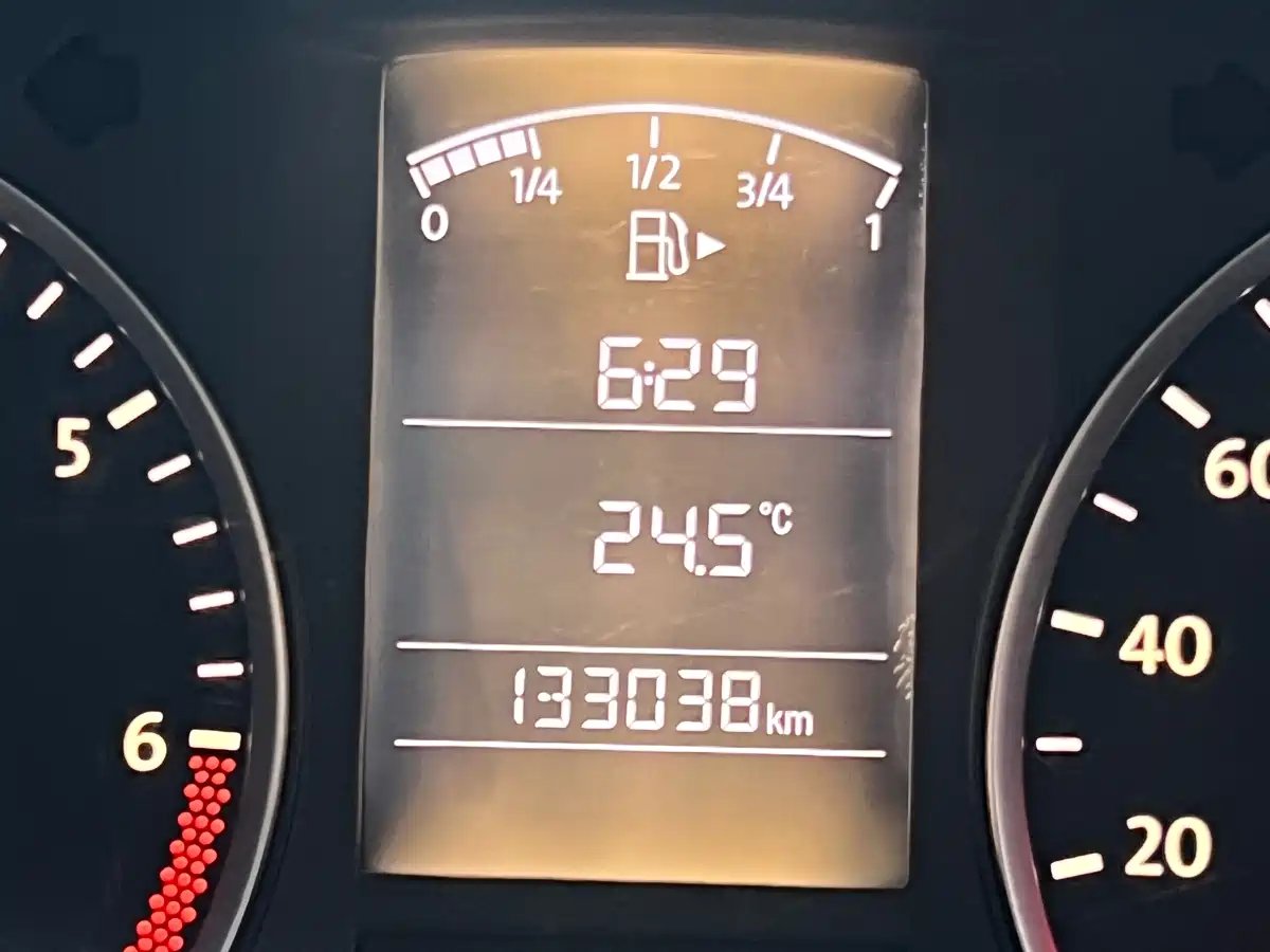 Volkswagen Lavida 2013 1.6L Manual Trend Edition фото 15