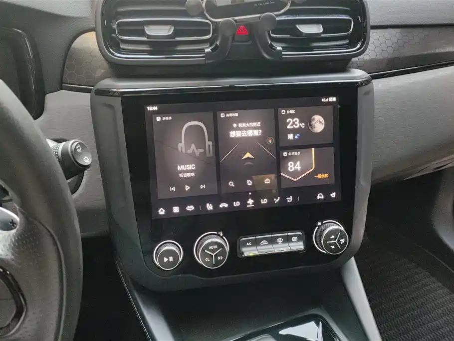 Lynk & Co 02 Hatchback 2022 2.0TD Pro фото 12