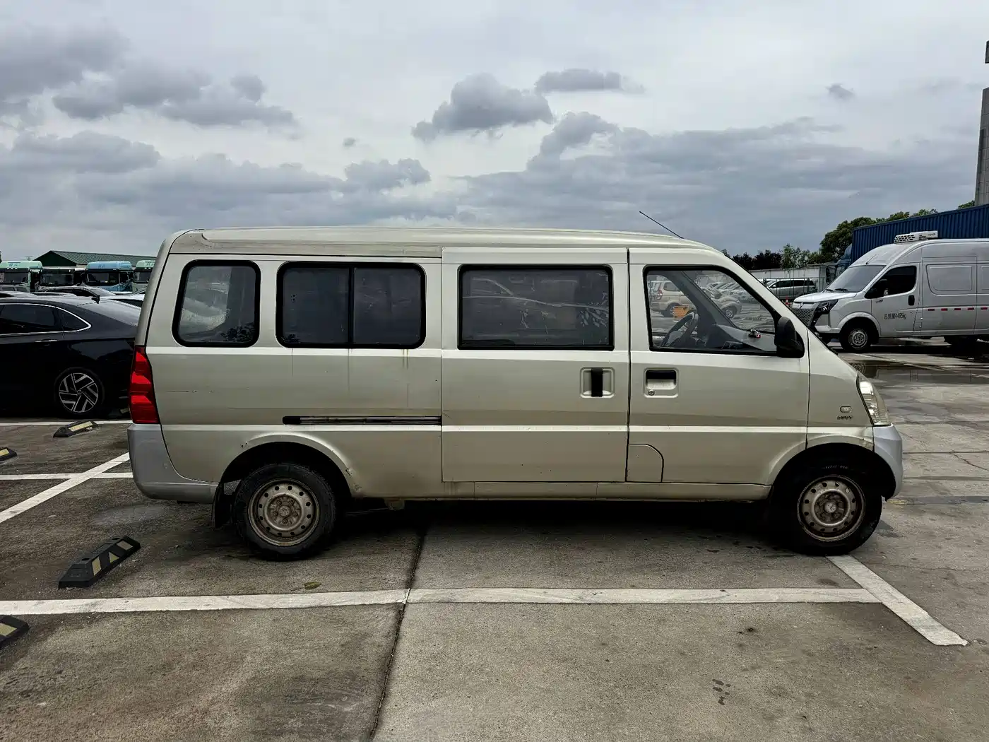 Wuling Motors Wuling Rongguang 2014 2012 1.5L Extended Standard Model