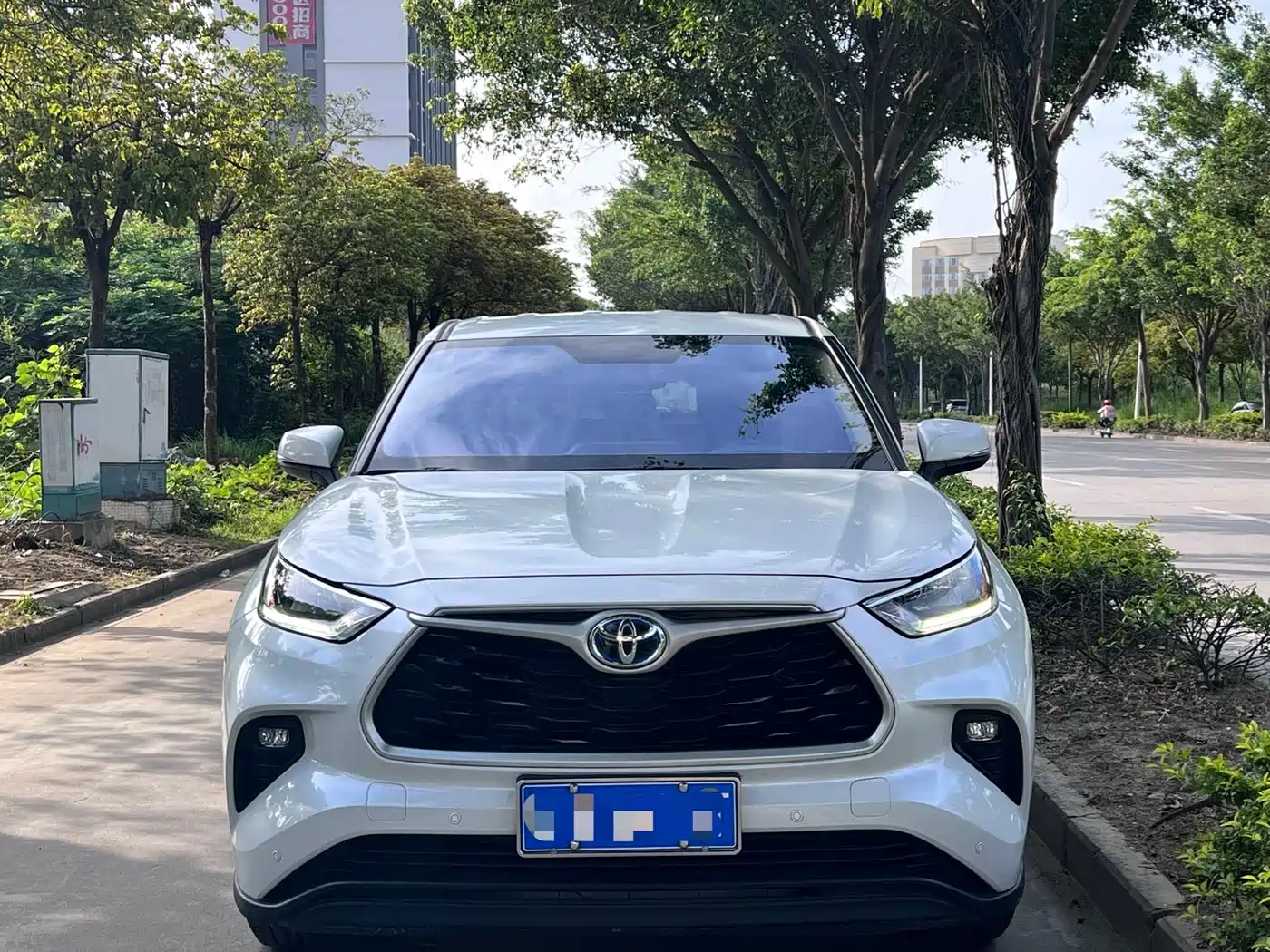 TOYOTA HIGHLANDER