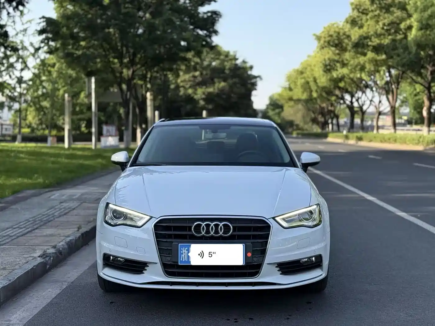 Audi A3 2016 Limousine 35 TFSI Leadership фото 2