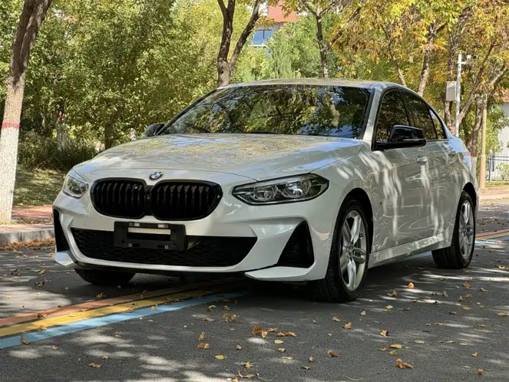 BMW 1 Series 2023 120i M Sport Shadow Edition