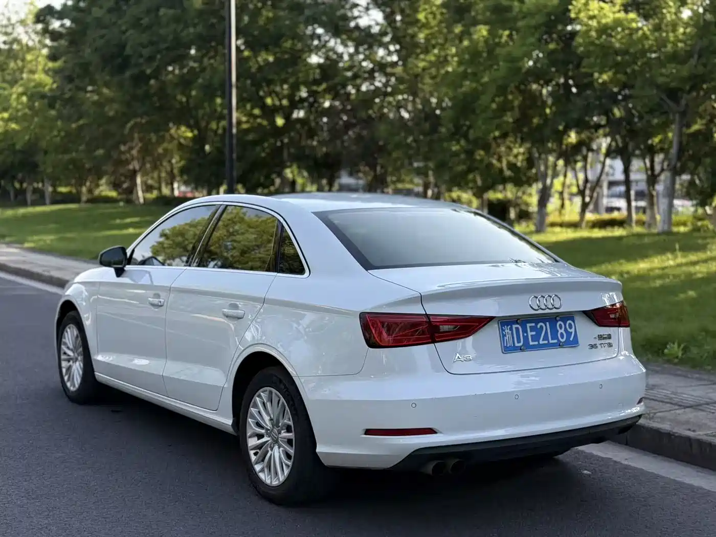 Audi A3 2016 Limousine 35 TFSI Leadership фото 5
