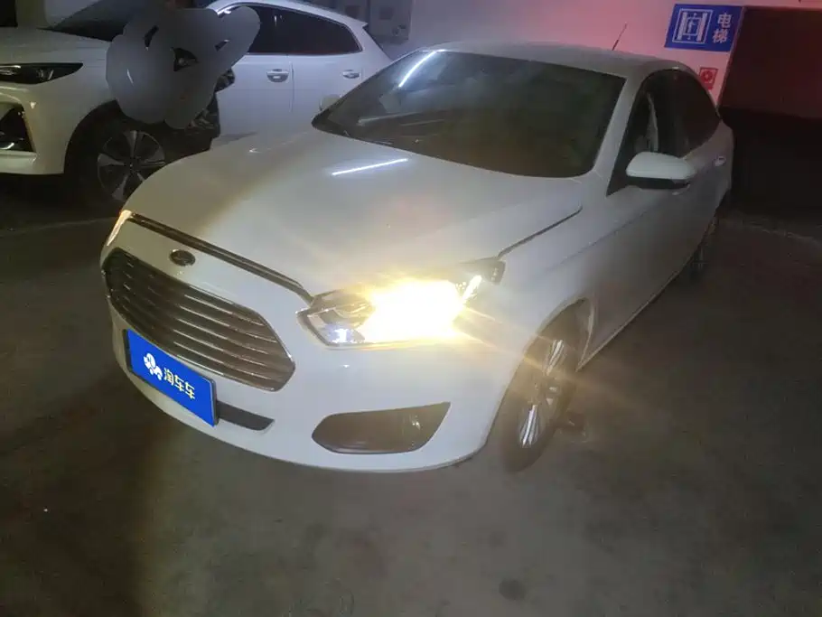 Ford Escort 2015 — пригон из Китая