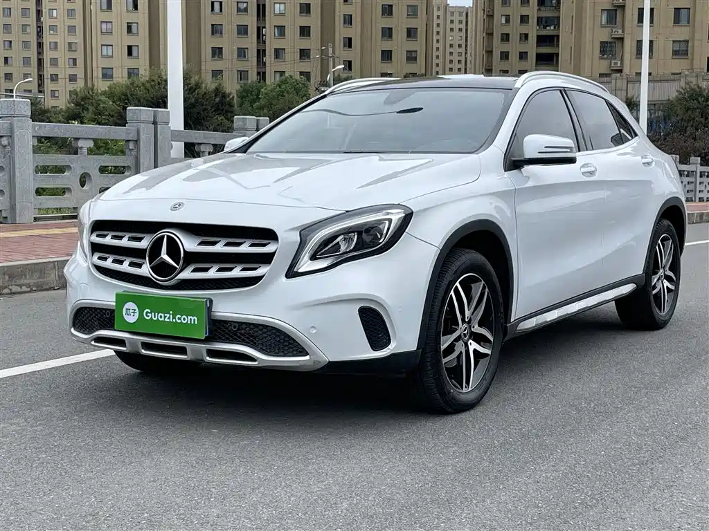 Mercedes-Benz GLA 2017 GLA 200 Fashion фото 2