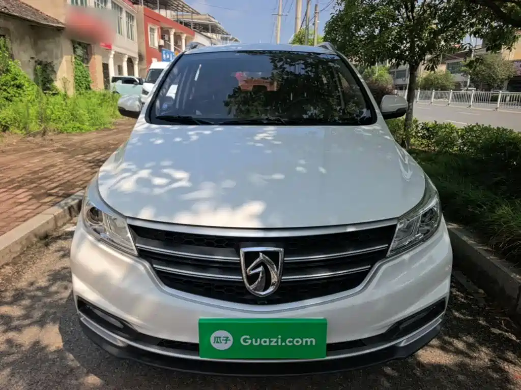 Baojun 730 2020 2019 1.5T Manual Fashion Edition 7-Seater China VI