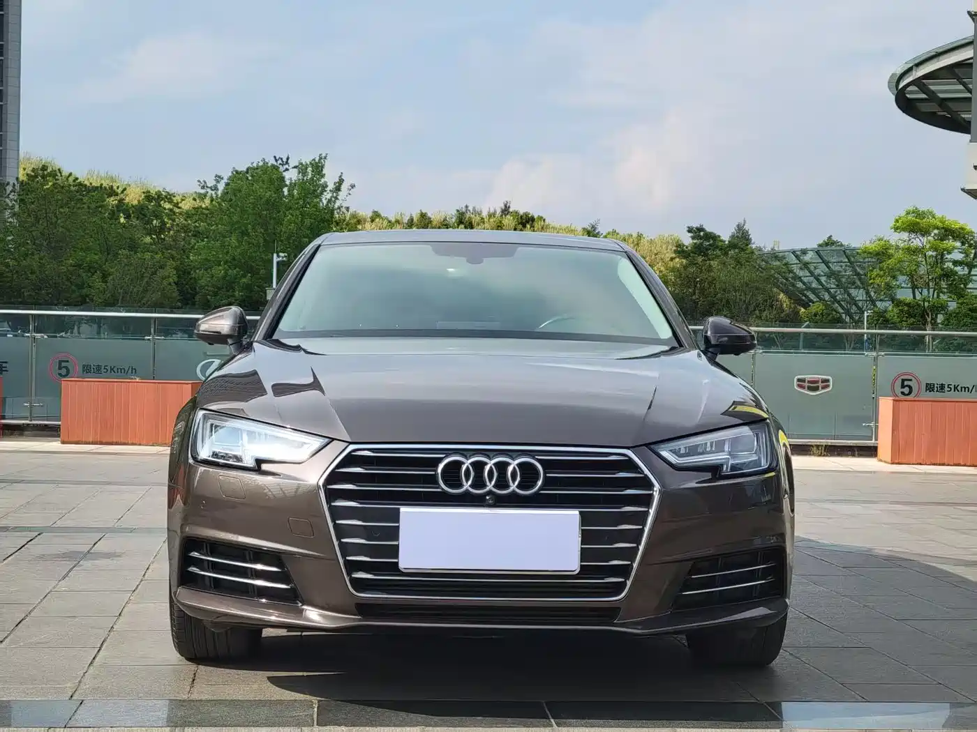 Audi A4L 2017 Plus 40 TFSI Fashion фото 2