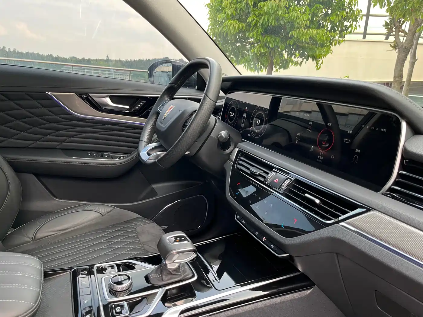 Hongqi HS5 2022 Facelift 2.0T Smart Flag Enjoyment AWD Edition фото 27