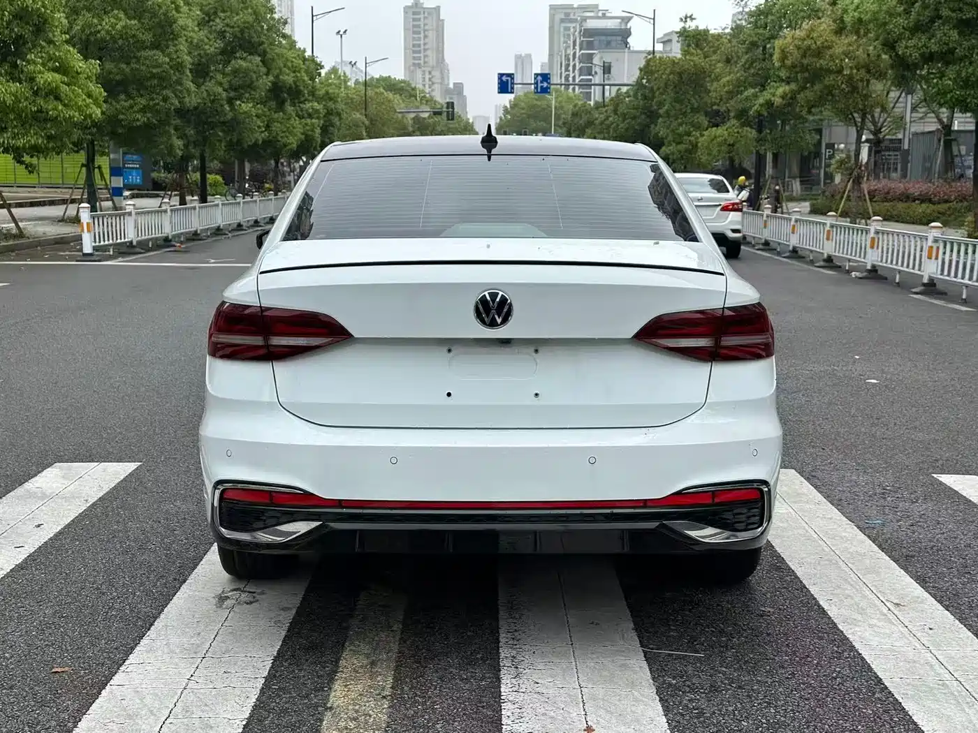 Volkswagen Lavida 2023 Model 280TSI DSG Starlight Eternal Edition фото 6
