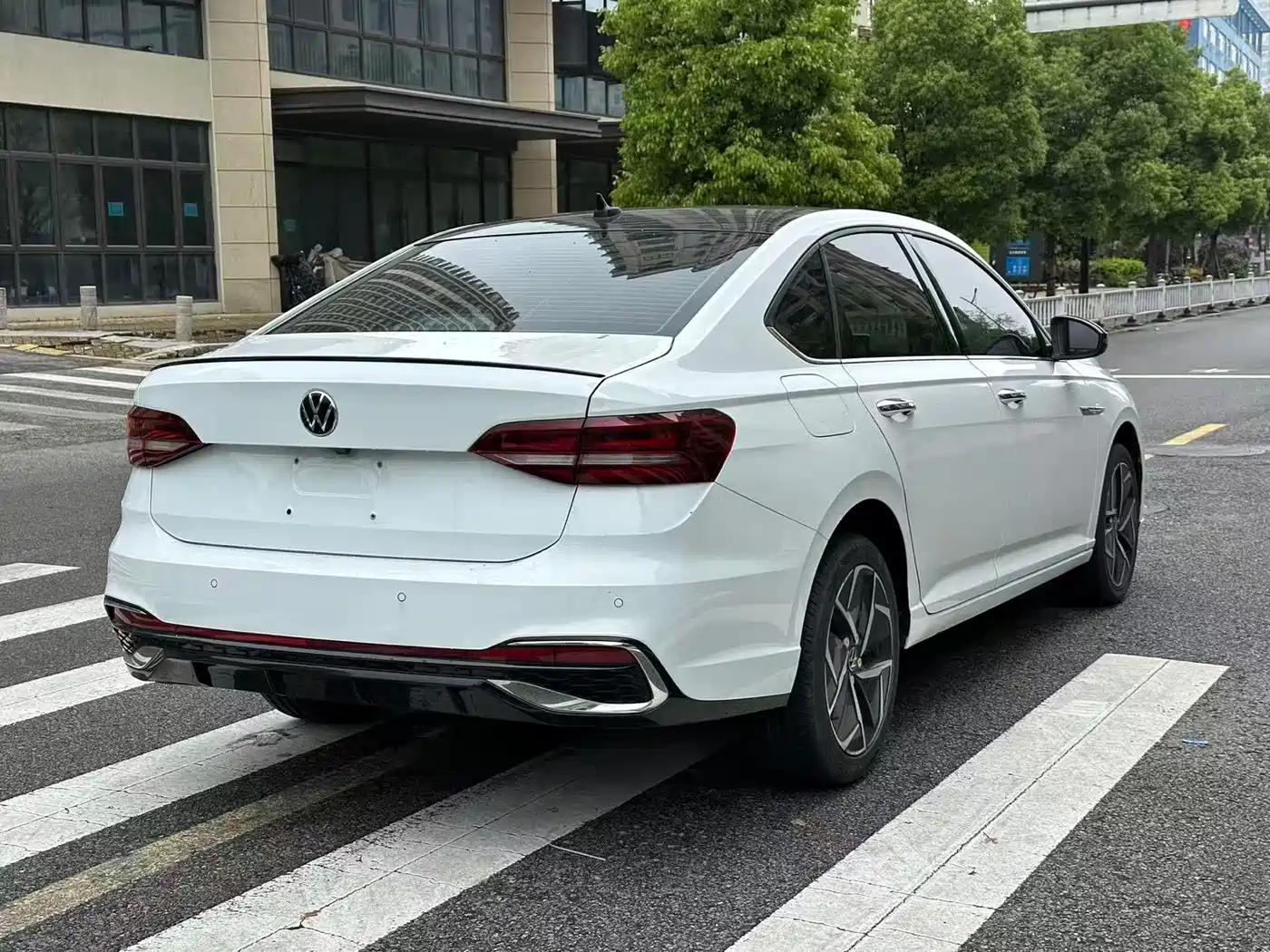 Volkswagen Lavida 2023 Model 280TSI DSG Starlight Eternal Edition фото 7