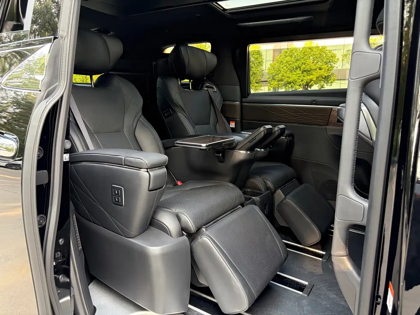 Toyota Vellfire 2025 2024 Crown Hybrid 2.5L Executive Premium Edition