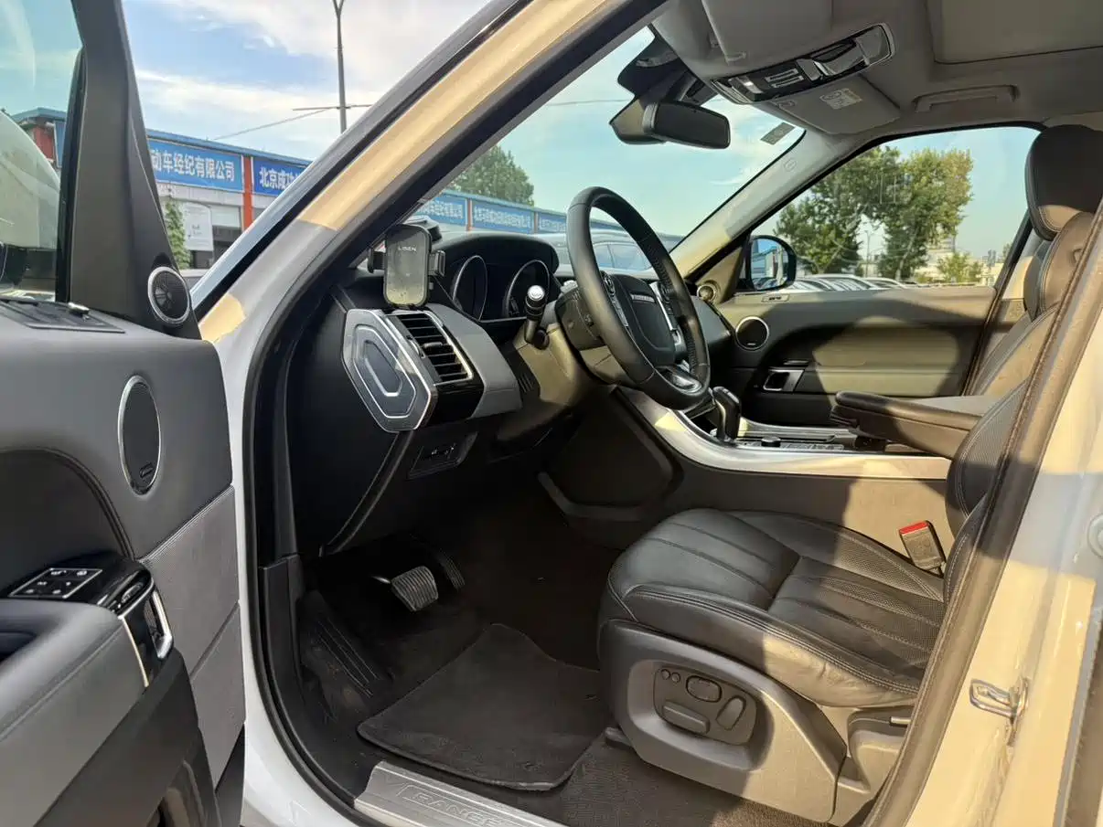 Land Rover Range Rover Sport 2014 3.0 SC V6 HSE фото 4