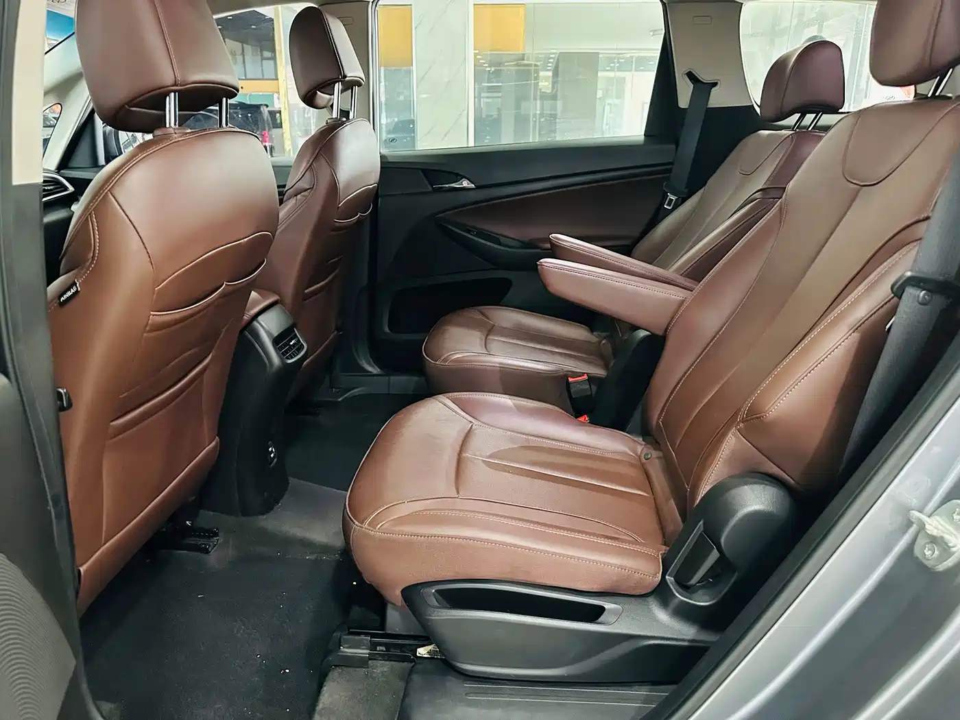 Photo 4 - Buick GL6