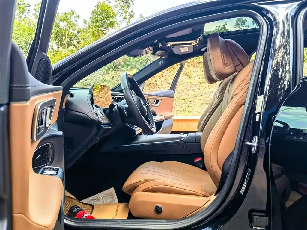 Mercedes-Benz E-Class 2024 E 300 L Fashion фото 9