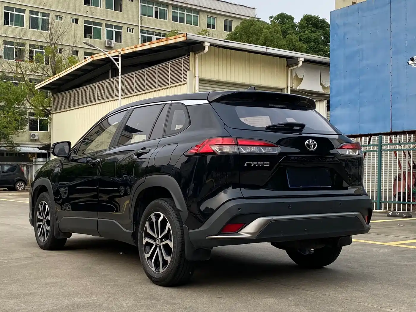 Toyota Frontlander 2023 2.0L CVT Prestige Edition фото 6