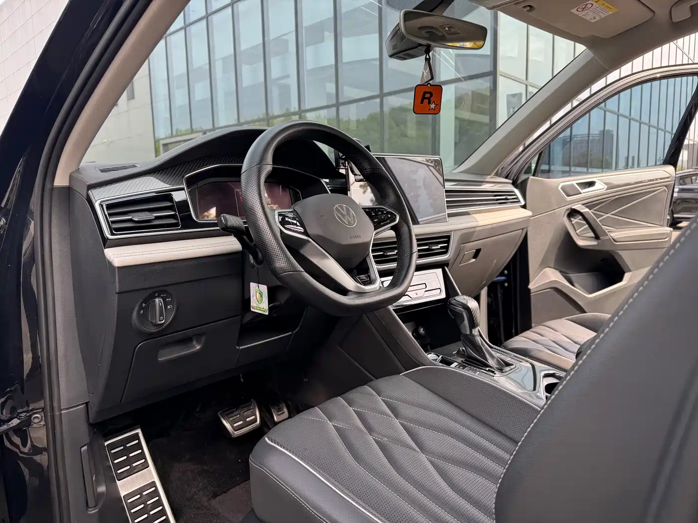 Volkswagen Tiguan L 2022 330TSI Auto 2WD R-Line Premium Edition фото 6