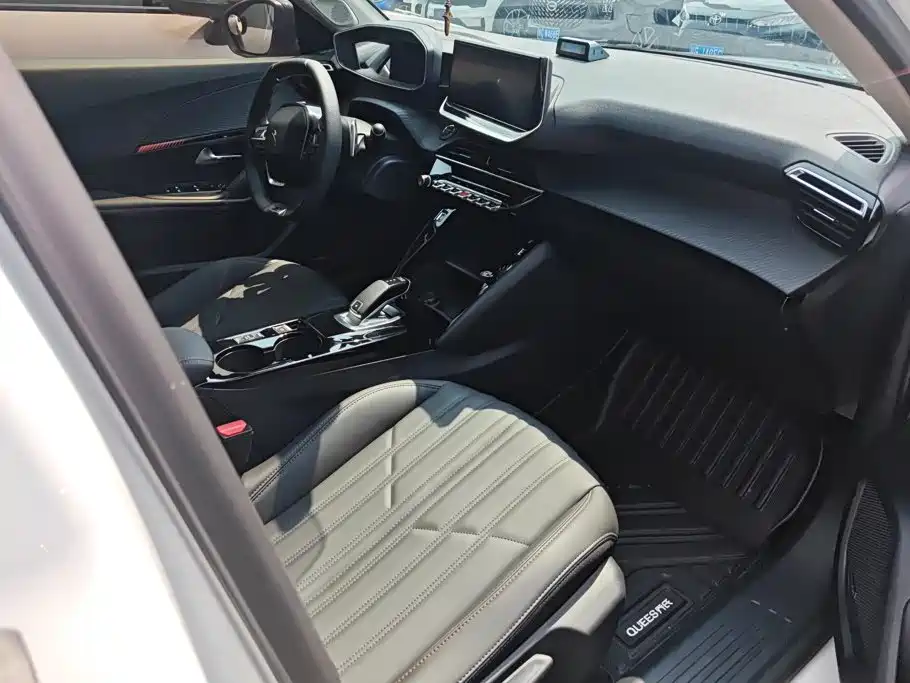 Peugeot 2008 2024 2022 230THP THE ONE