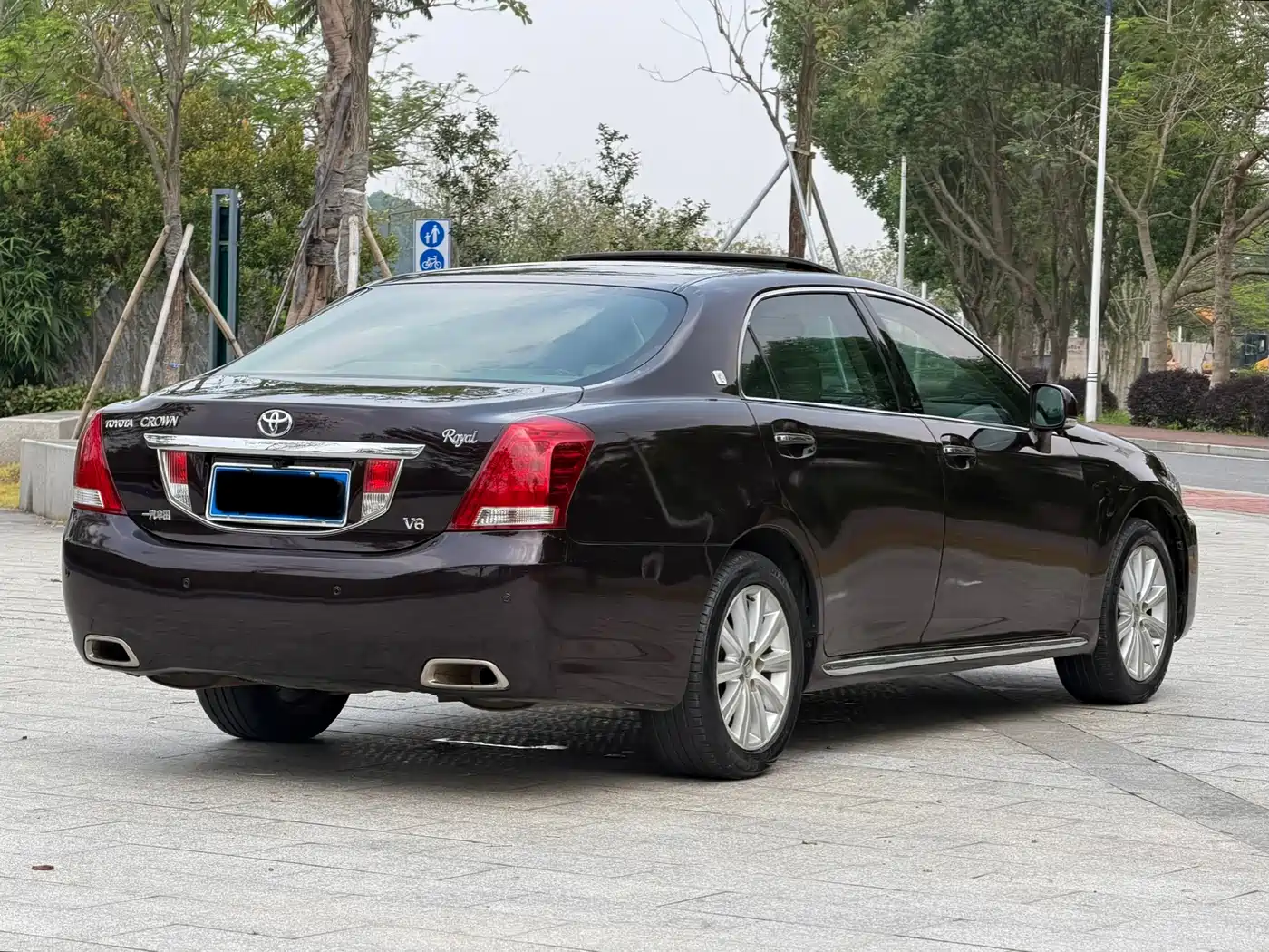 Toyota Crown 2011 2.5L Royal Leather Sunroof Special Edition фото 9