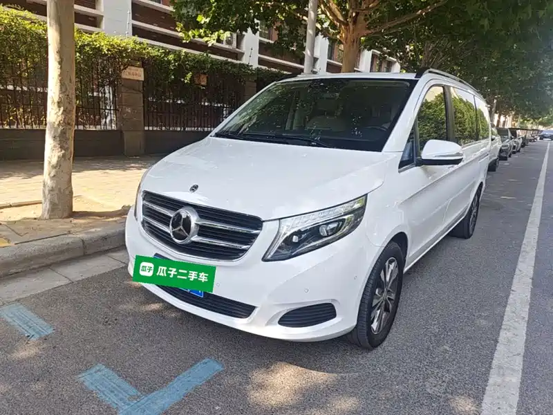 Mercedes-Benz V-Class Model V 260 Pilot Edition