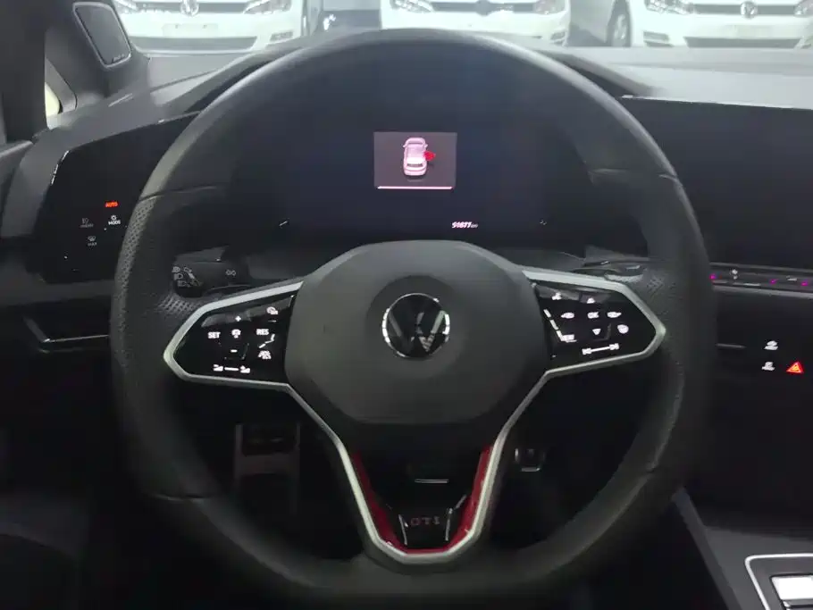 Фото 15 - Volkswagen Golf GTI