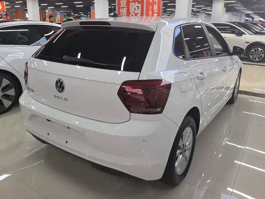 Фото 3 - Volkswagen Polo