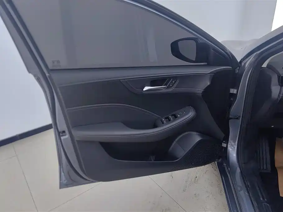 ROEWE I5