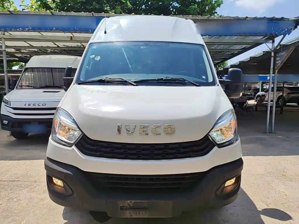 Iveco Daily 2022 2021 2.0T Manual Chaorui Short Wheelbase High Roof Manual Door F1A