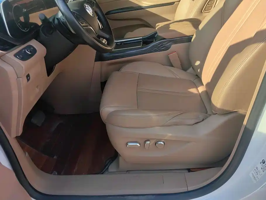 Фото 9 - Buick GL8