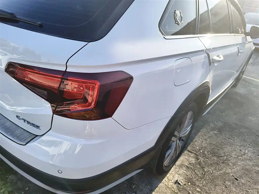 Volkswagen C-TREK 2020 1.5L Automatic Comfort Edition фото 8
