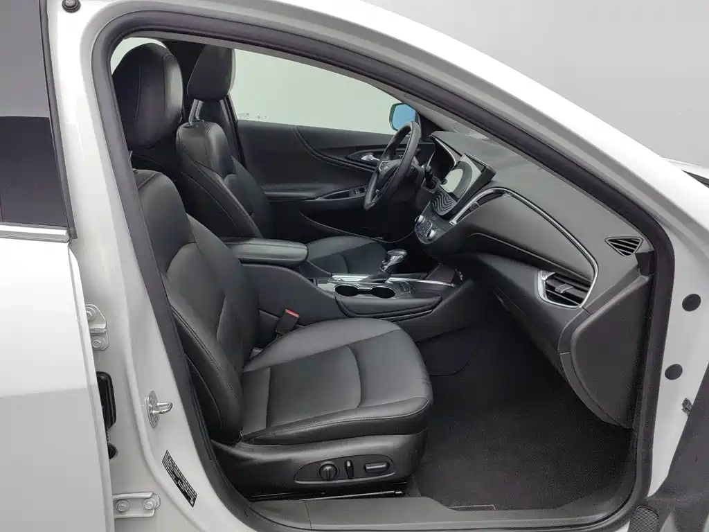Фото 23 - Chevrolet Malibu XL