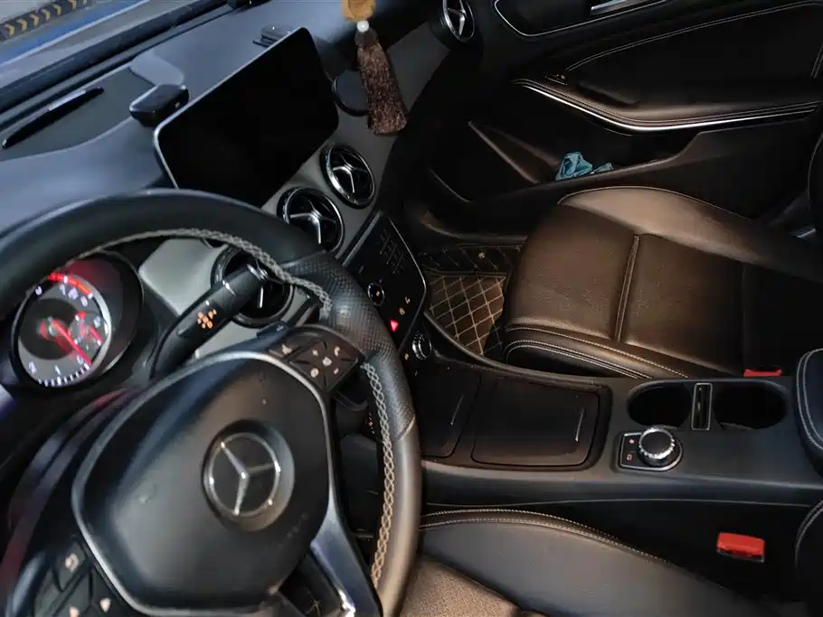 Mercedes-Benz GLA 2016 GLA 200 Dynamic фото 11